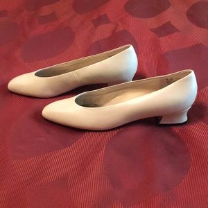 Dexter Cream Low Heels